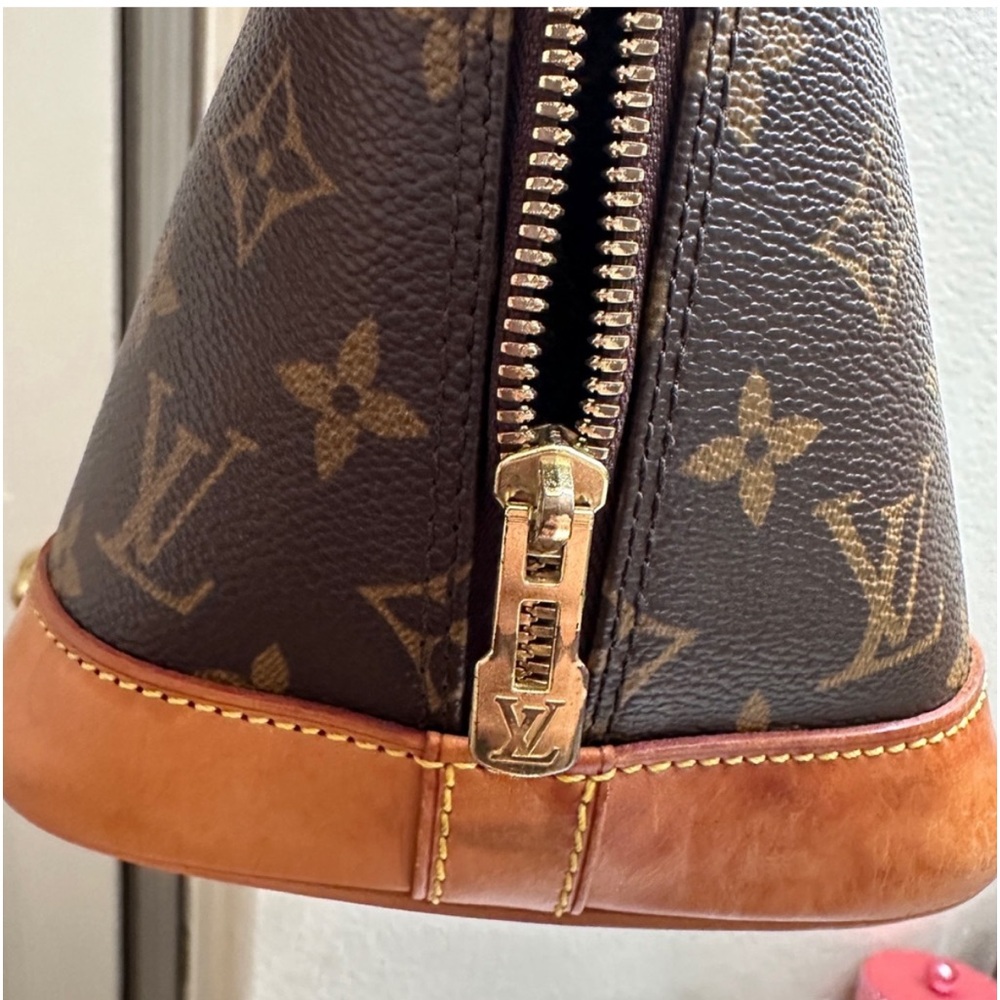 Louis Vuitton Alma PM 💯 % authentic - Picture 13 of 17